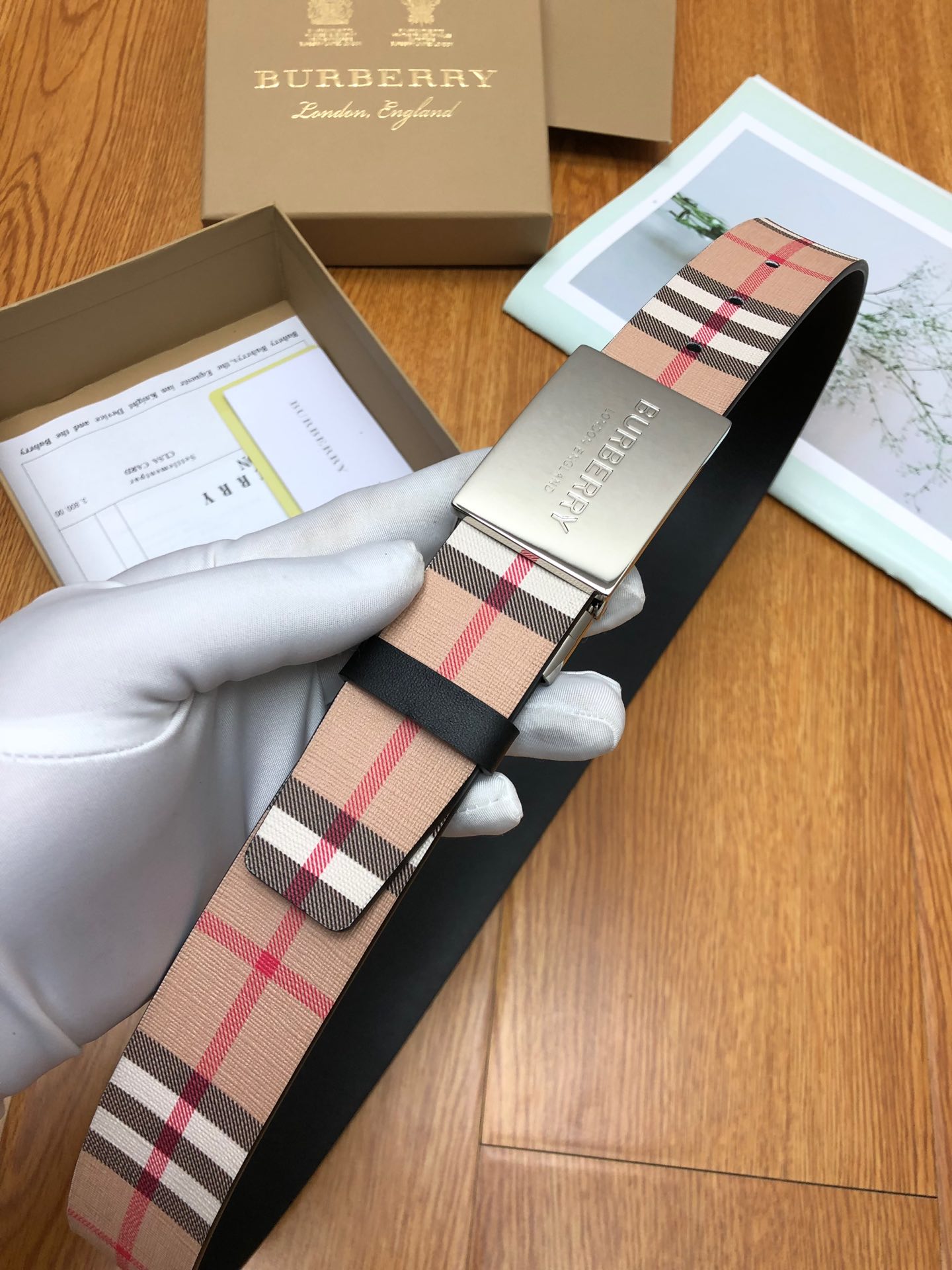 Burberry men's belt in vintage check pattern（80698561）