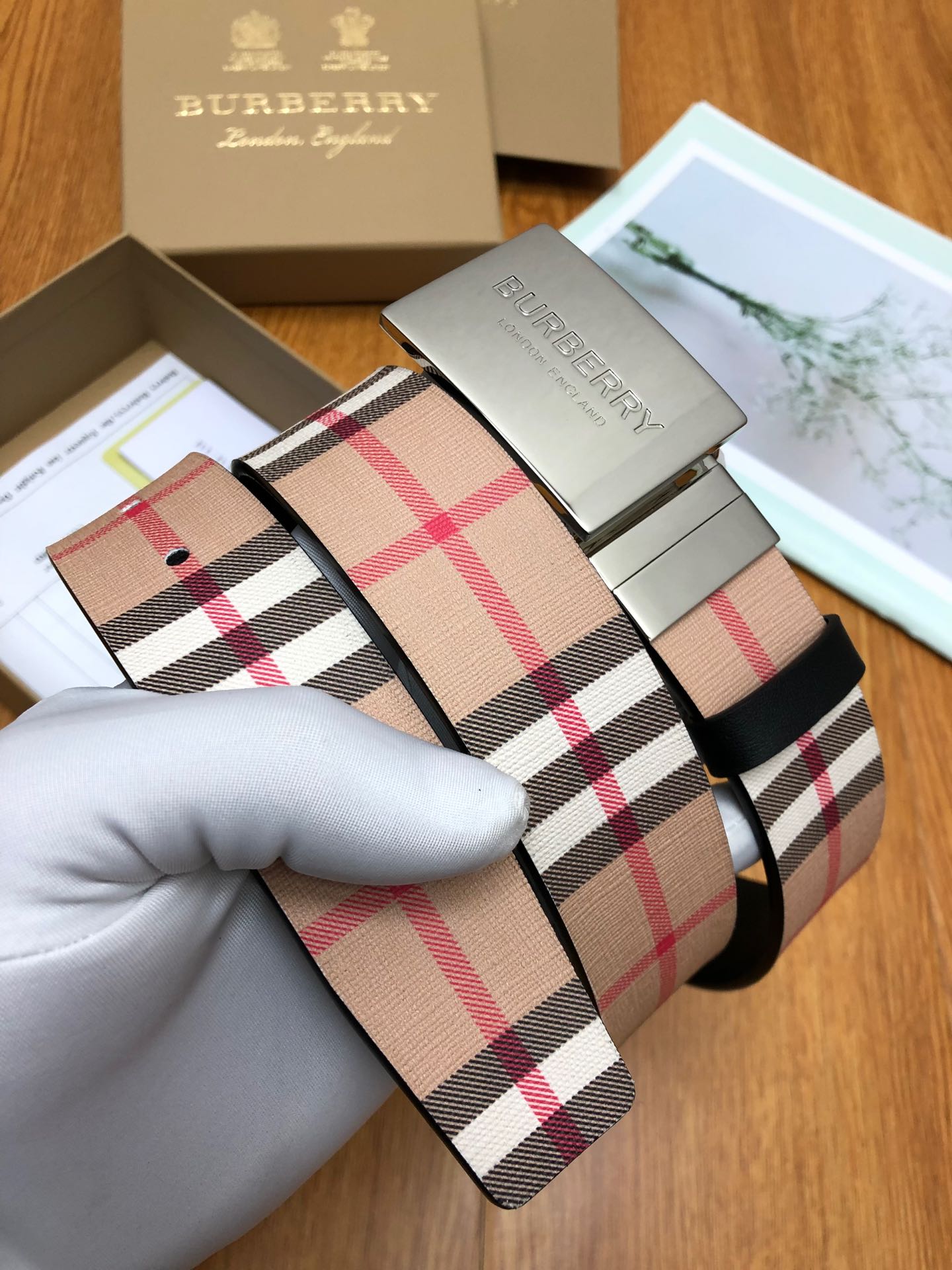 Burberry men's belt in vintage check pattern（80698561）