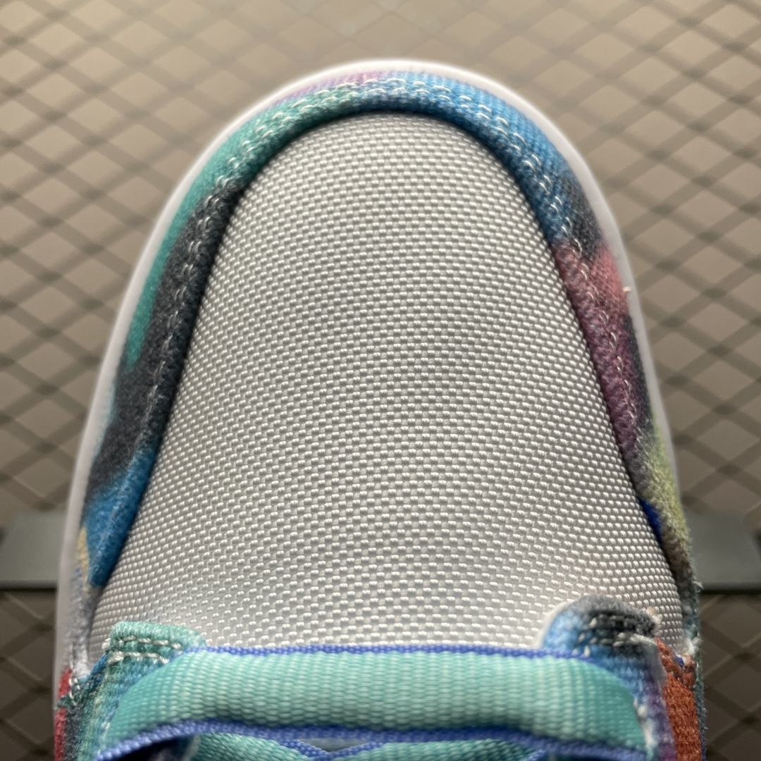 Futura × Nike SB Dunk Low "White and Geode Teal（HF6061-400）