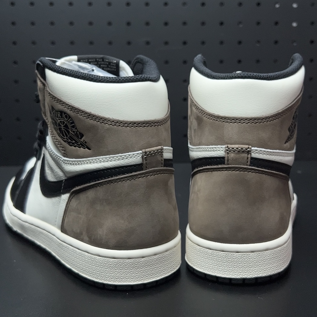Nike Air Jordan 1 High OG "Sail/Dark Mocha/Black"  (555088-105)
