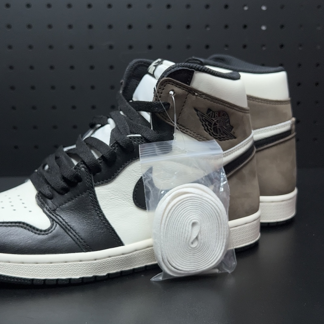 Nike Air Jordan 1 High OG "Sail/Dark Mocha/Black"  (555088-105)
