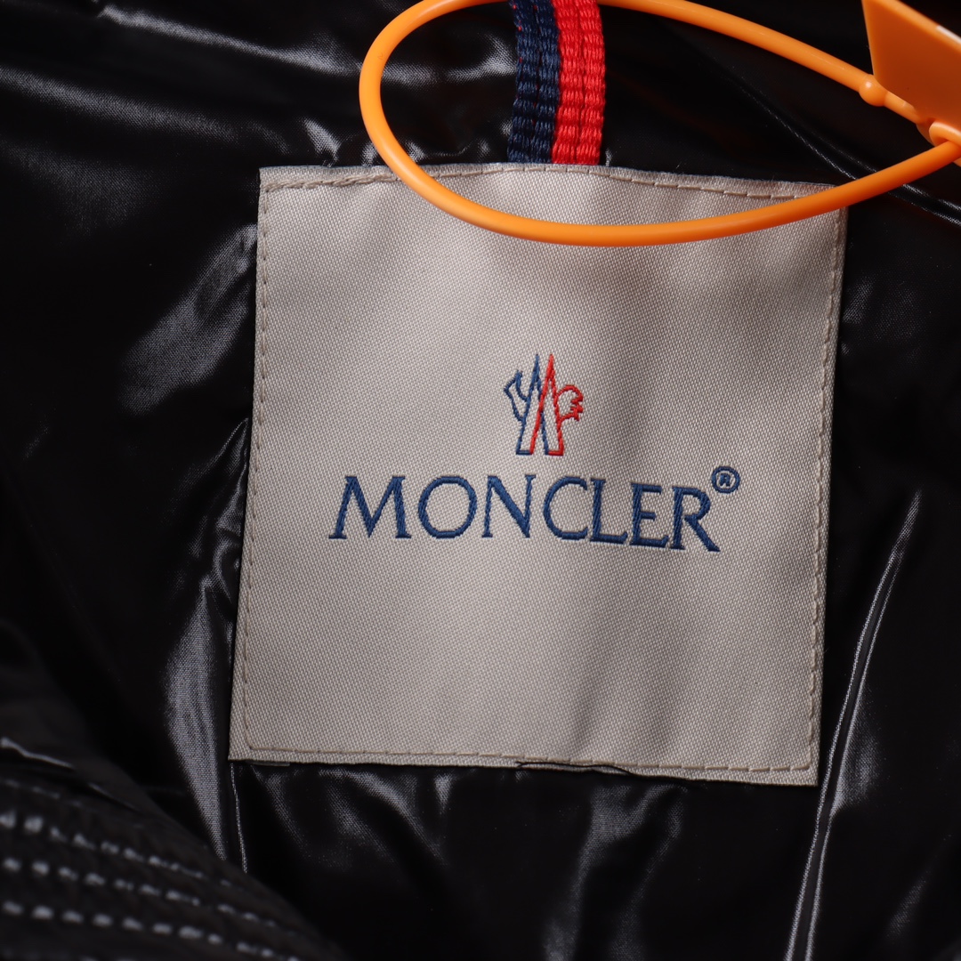 Moncler Baby Armband Logo Down Jacket（1A5240068950999）