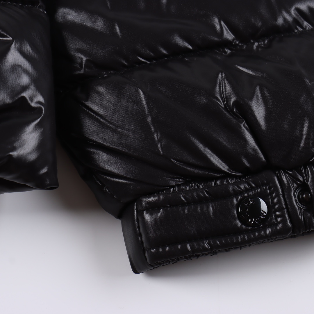 Moncler Baby Armband Logo Down Jacket（1A5240068950999）