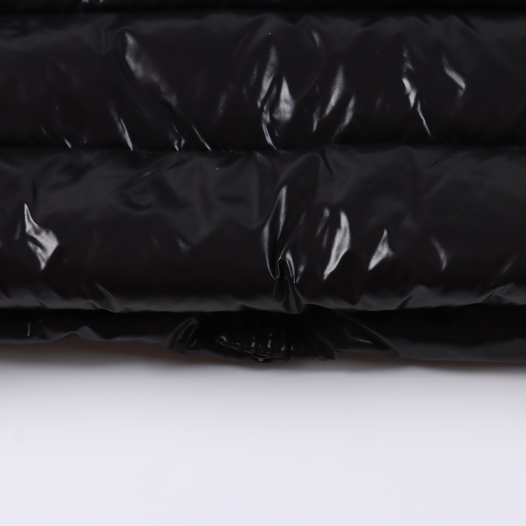 Moncler Baby Armband Logo Down Jacket（1A5240068950999）