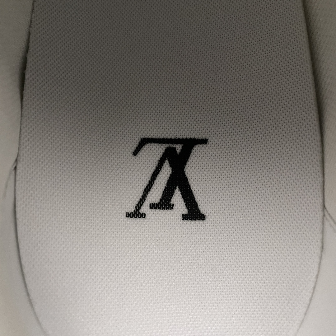 Louis Vuitton Trainer Line Sneaker "pink" (1AA6Y8)