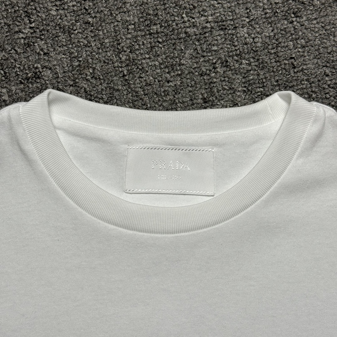 PRADA Cotton T-shirt white（UJN896-14K7-F0009-S-OOO）