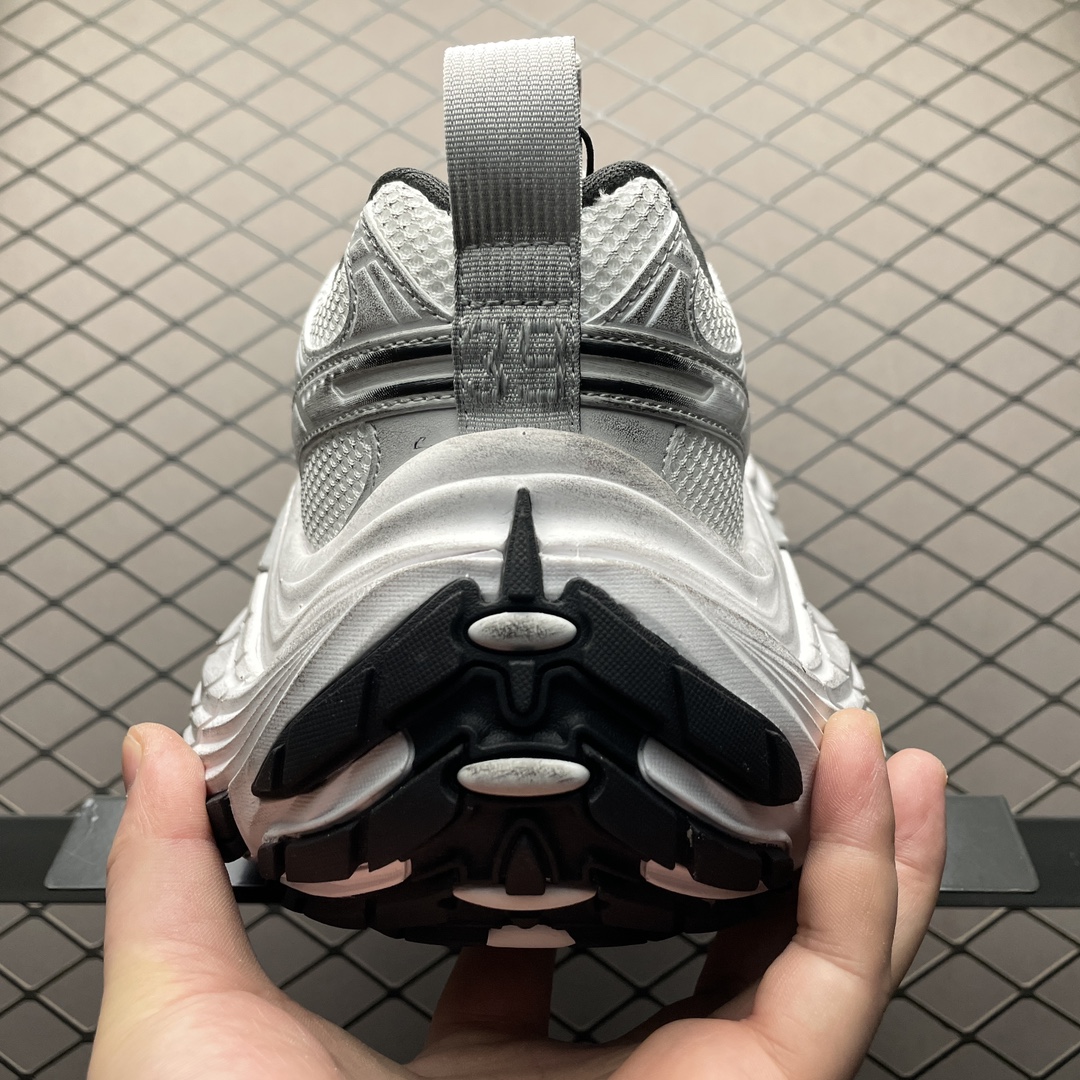 Balenciaga 10XL orange sneakers（784344W2MV29110）