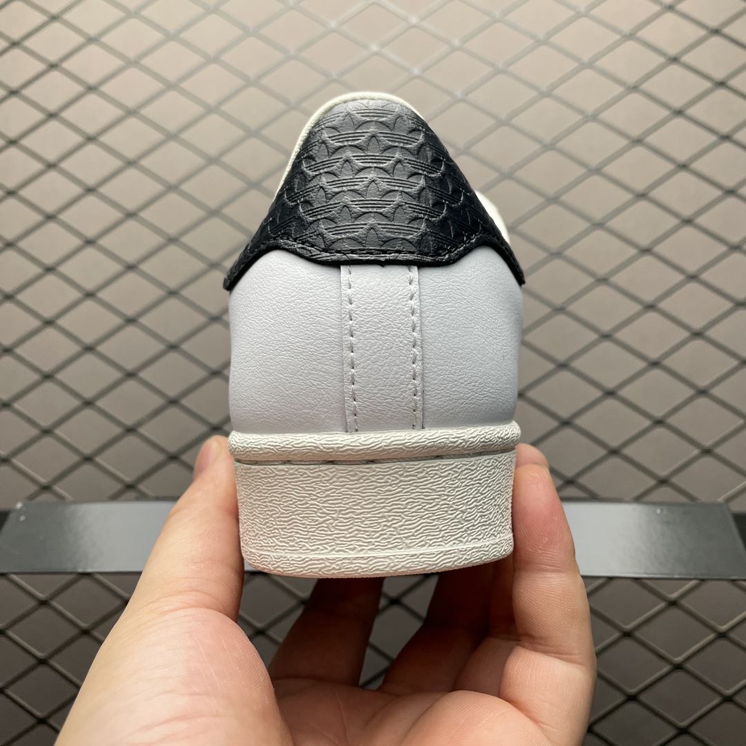 adidas Originals Superstar "Footwear White/Core Black/Gold Metallic"（IF3637）