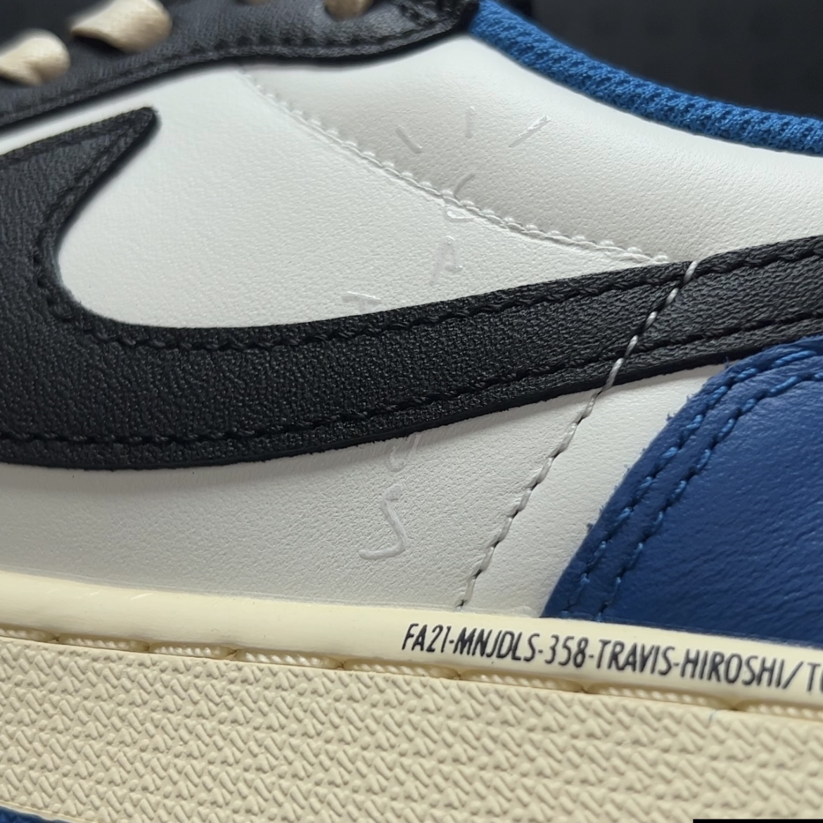 Travis Scott × Fragment × Nike Air Jordan 1 Low OG SP "Military Blue"（DM7866-140）