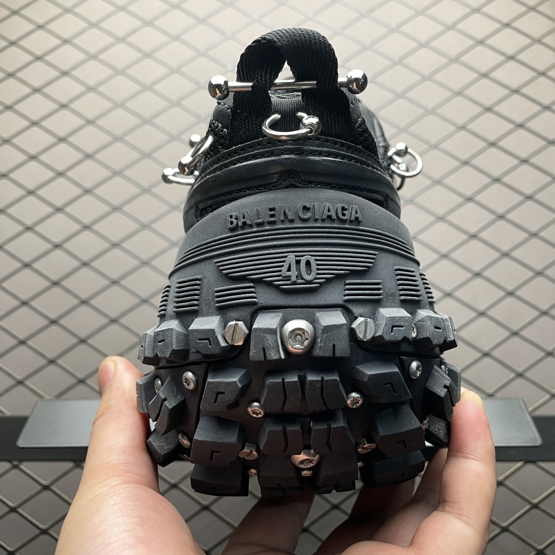 BALENCIAGA Bouncer (Defender) Screw Sneaker With Piercings"Black"（685613W2RAG1081）