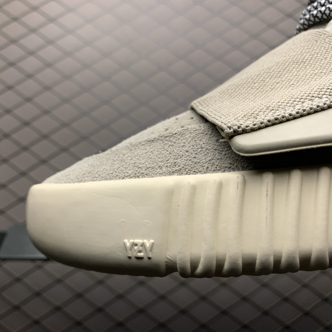 adidas YEEZY Boost 750 OG "Light Brown"（B35309）