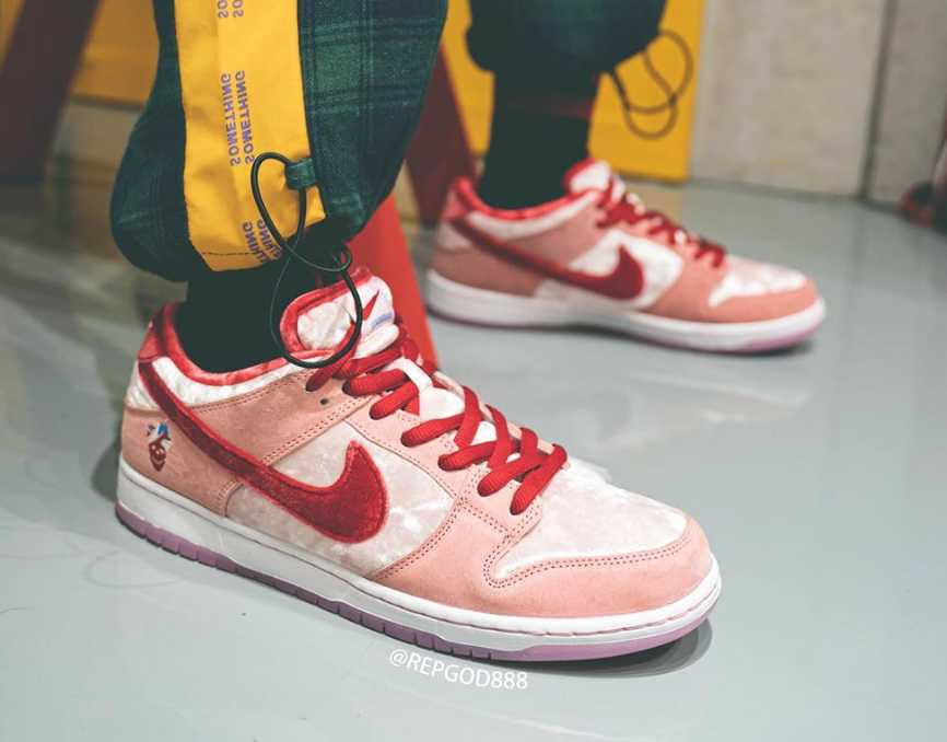 Strangelove × Nike SB Dunk Low 