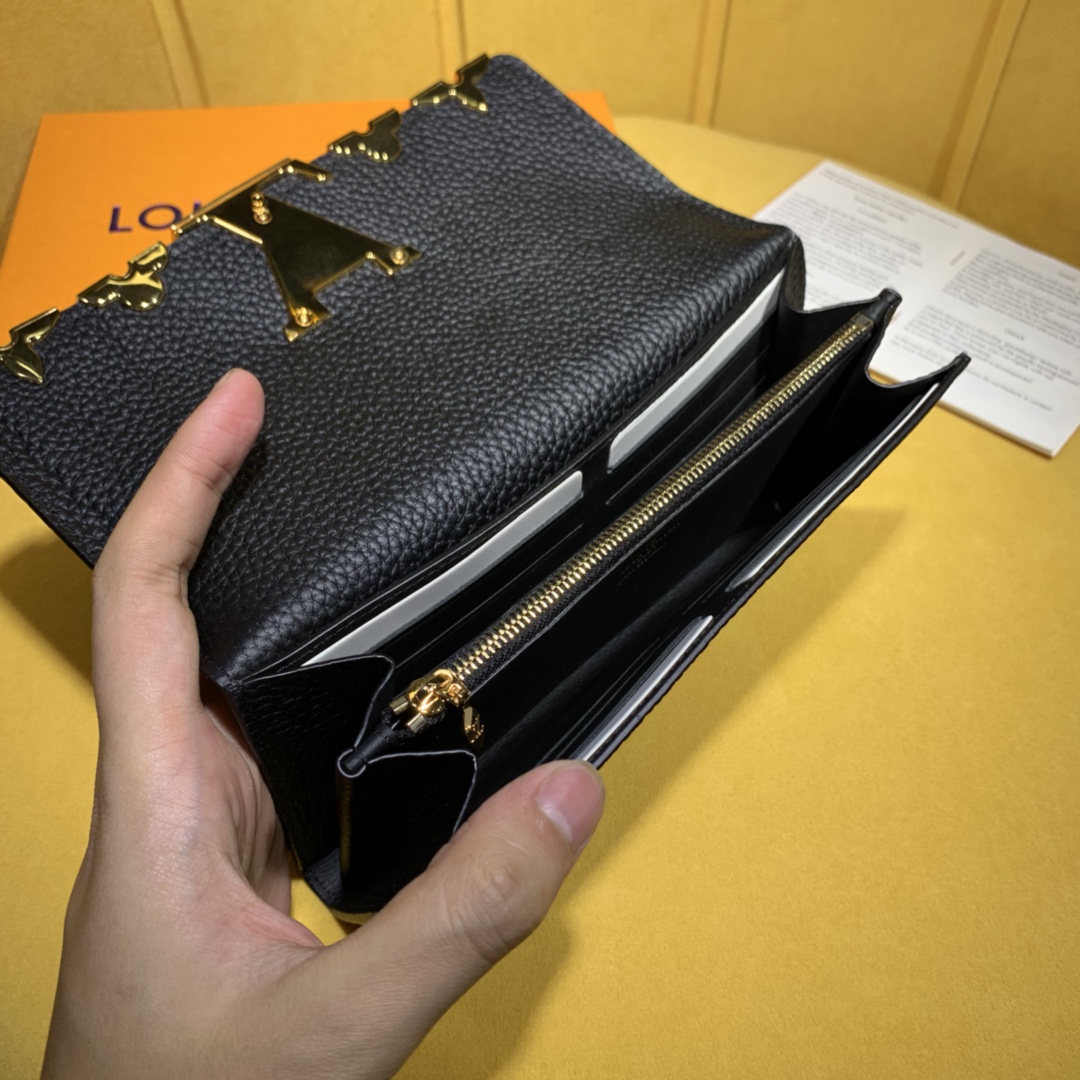 LOUIS VUITTON Capucines Portefeuille  (M64551）