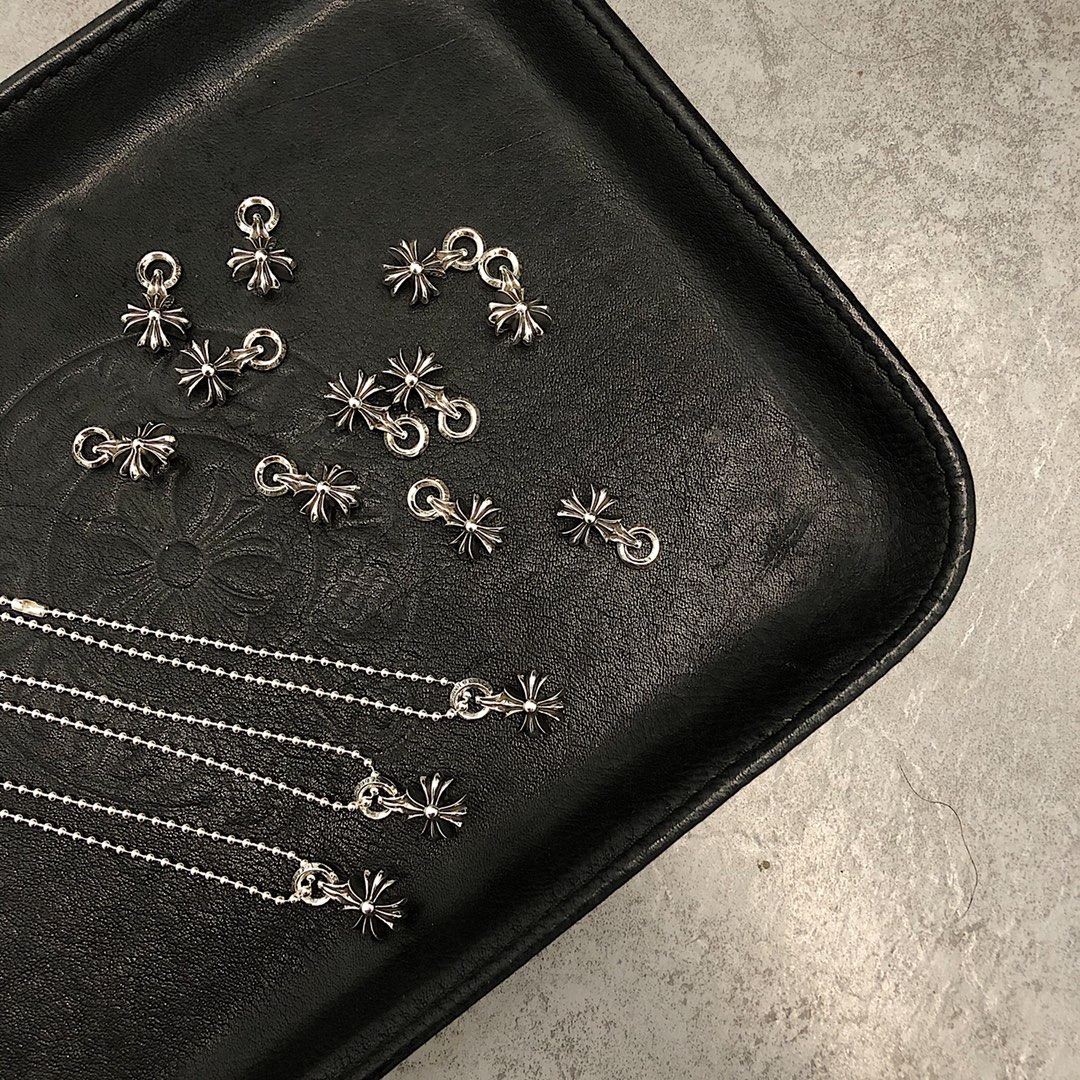 Chrome Hearts Short Cross Necklace（CHROME HEARTS 333）