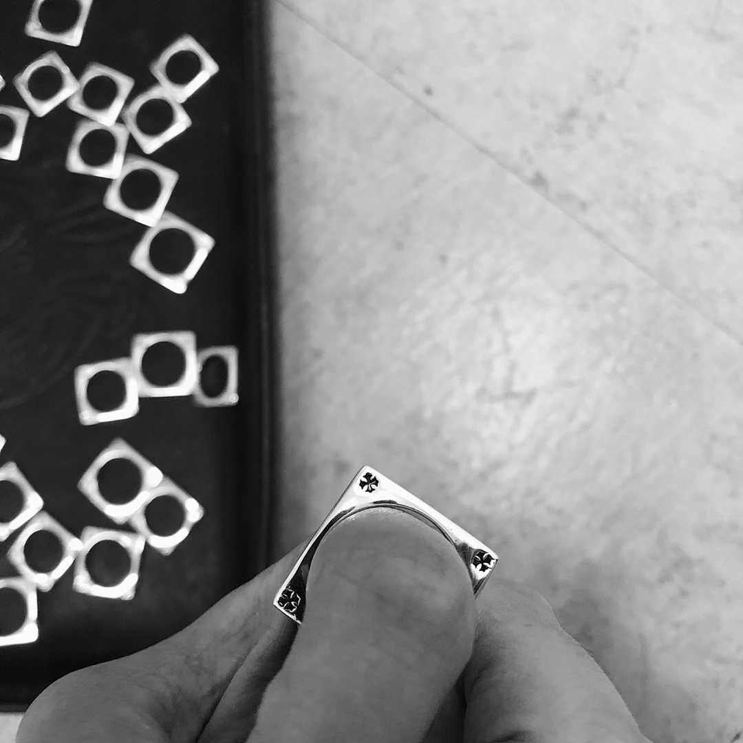 CHROME HEARTS KH square four-cross commandment finge（CHROME HEARTS 268）
