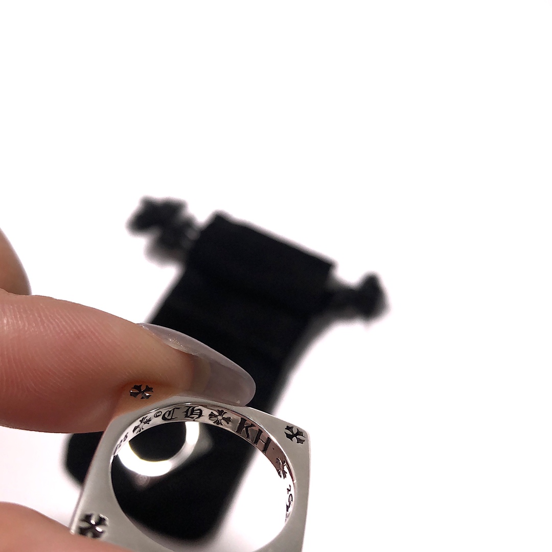 CHROME HEARTS KH square four-cross commandment finge（CHROME HEARTS 268）