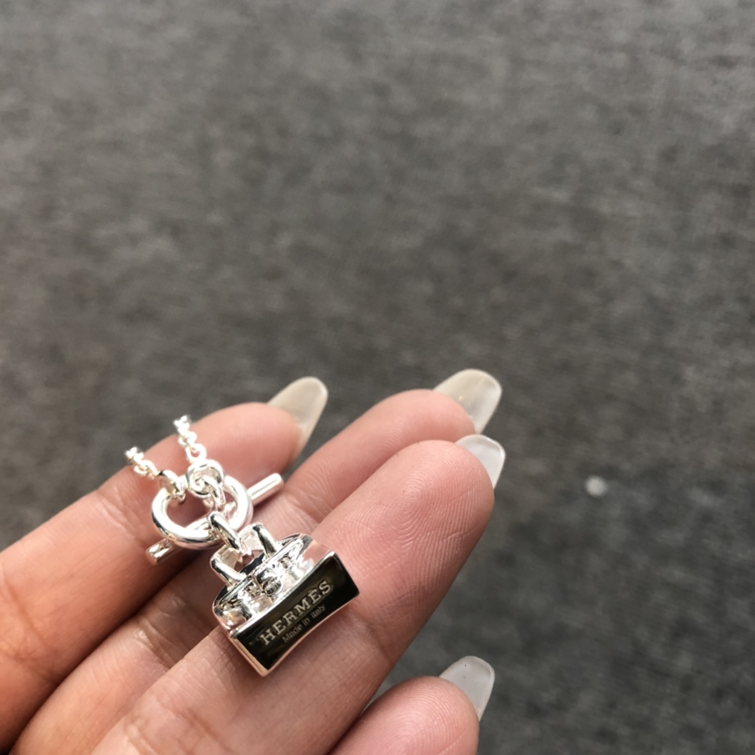 Hermès Birkin Amulette Pendant（H104425B-00）