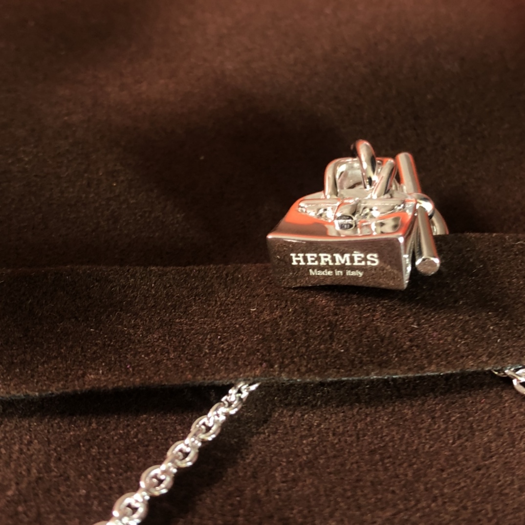 Hermès Birkin Amulette Pendant（H104425B-00）