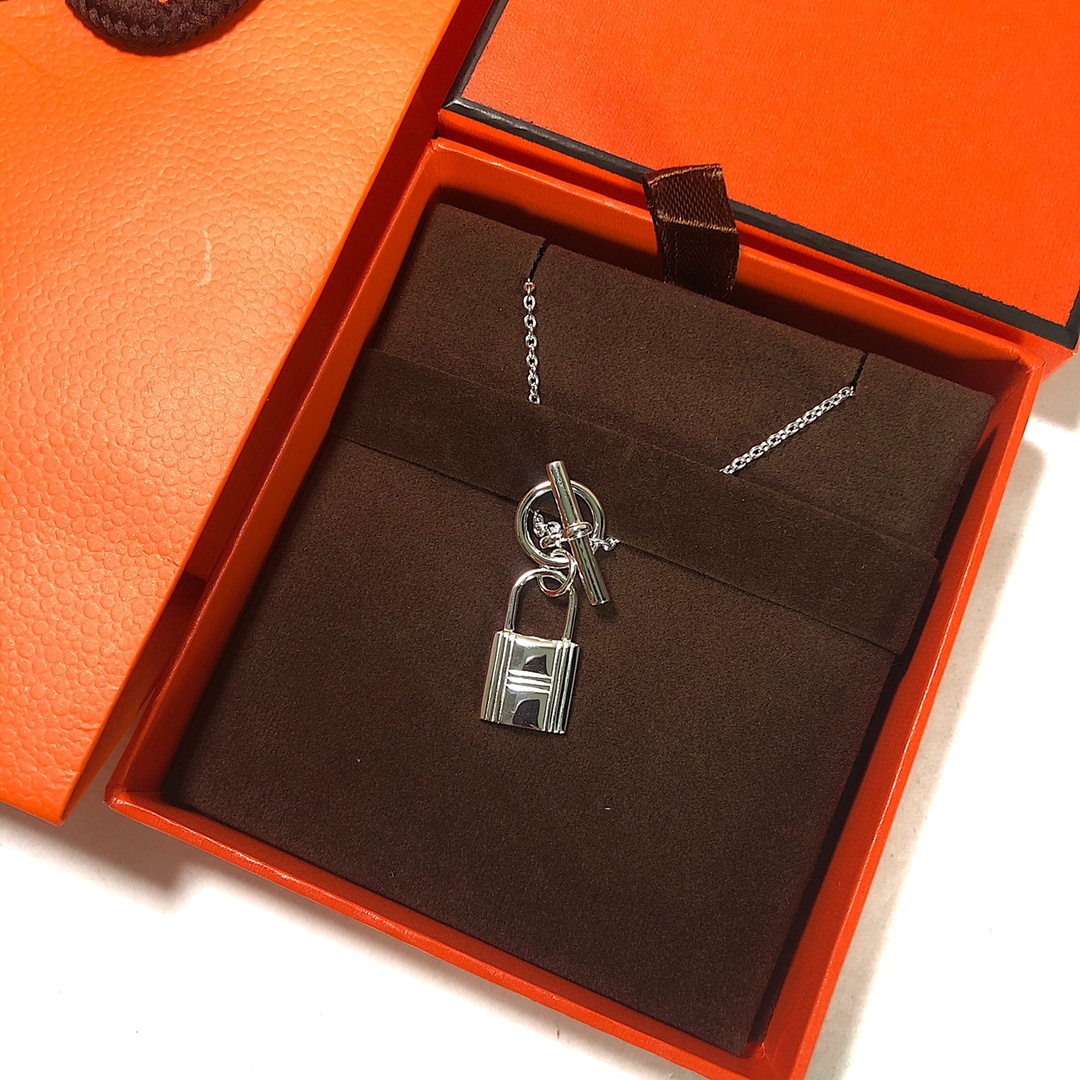 Hermes Amulettes Cadena Pendant "Silver"（H121331B-00）