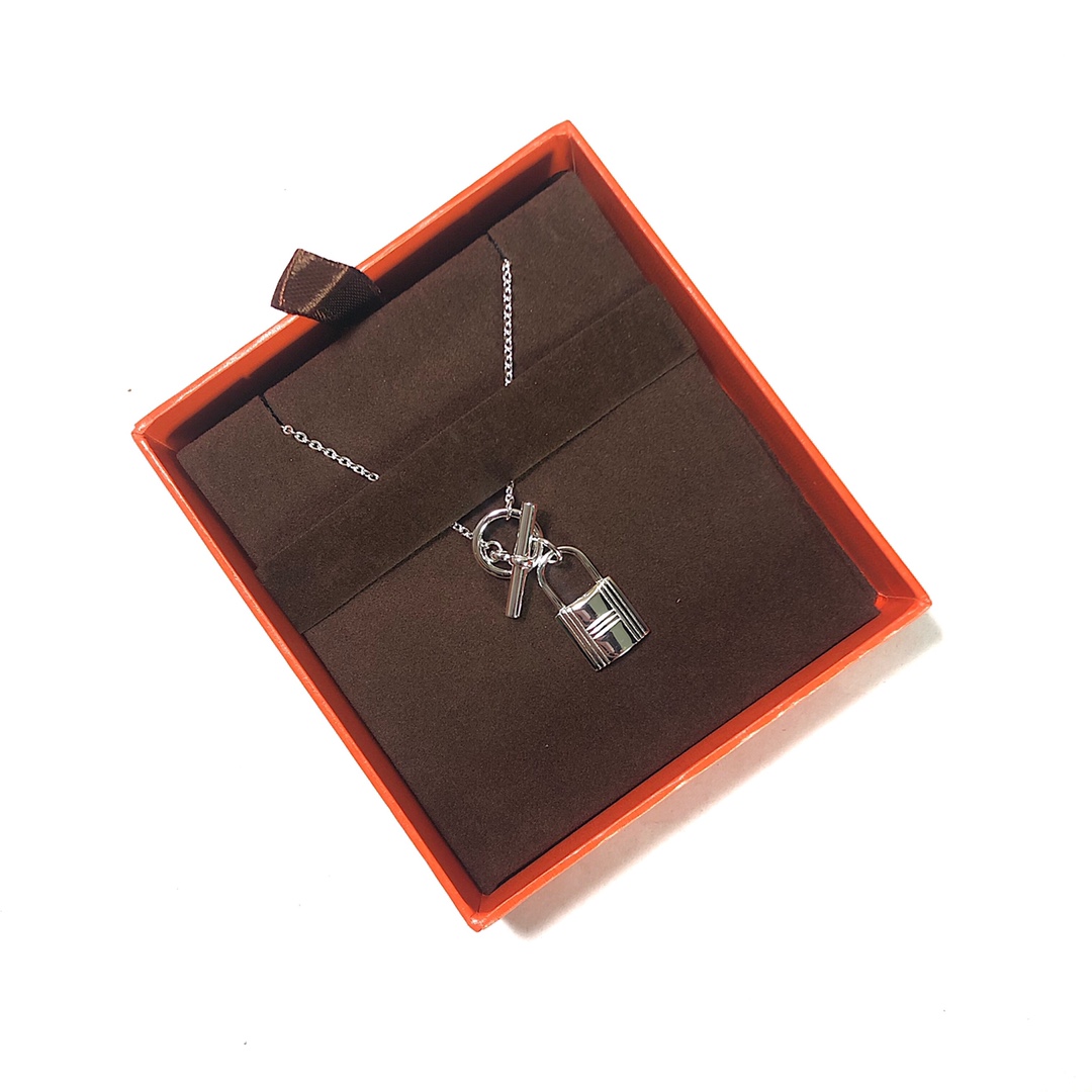 Hermes Amulettes Cadena Pendant "Silver"（H121331B-00）