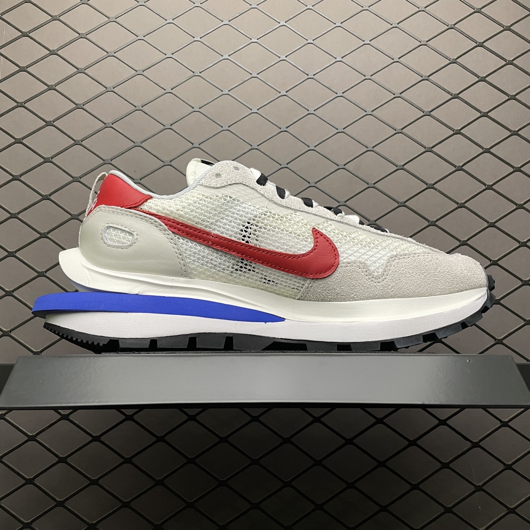 sacai × Nike Vapor Waffle "Royal Fuchsia"（CV1363-100）