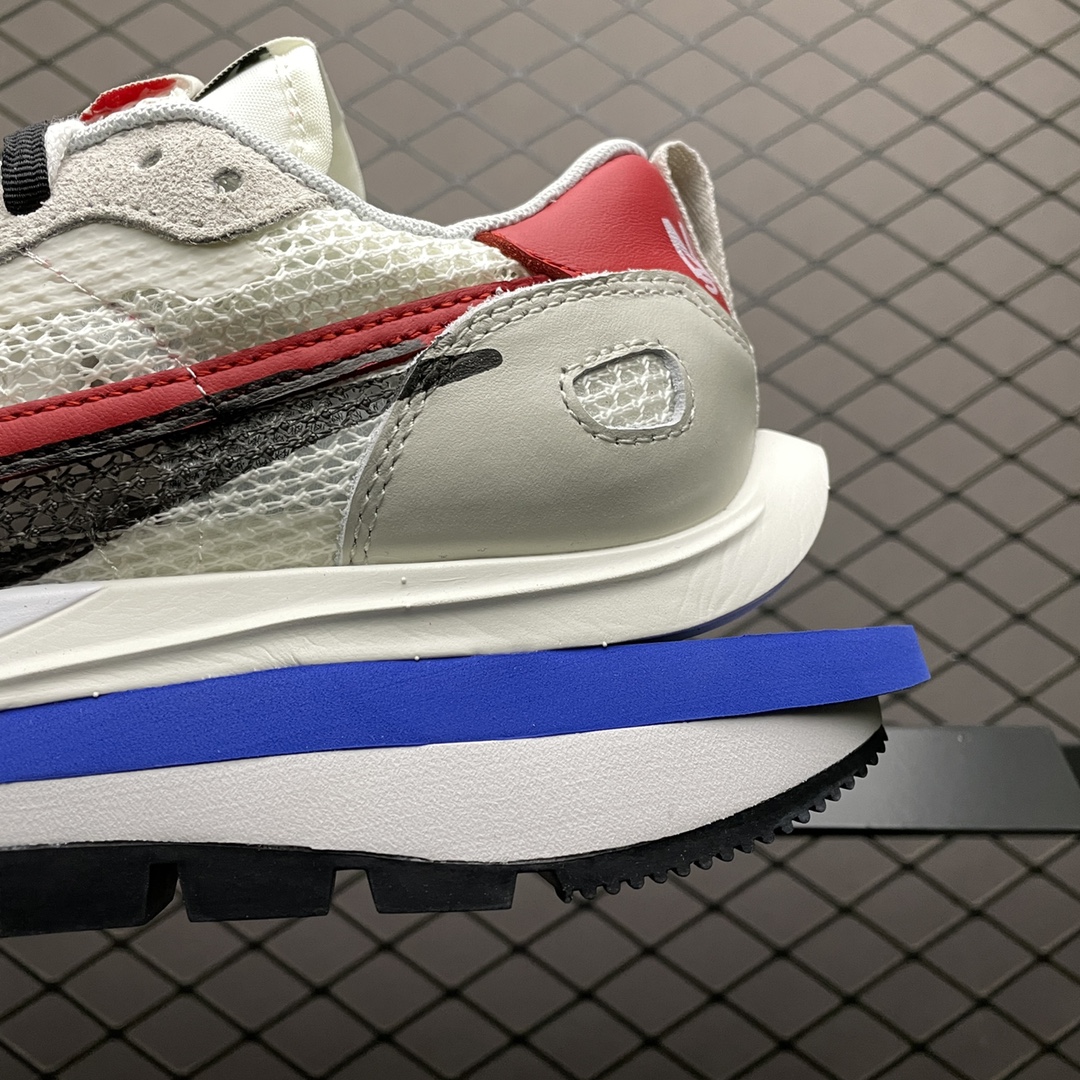 sacai × Nike Vapor Waffle "Royal Fuchsia"（CV1363-100）