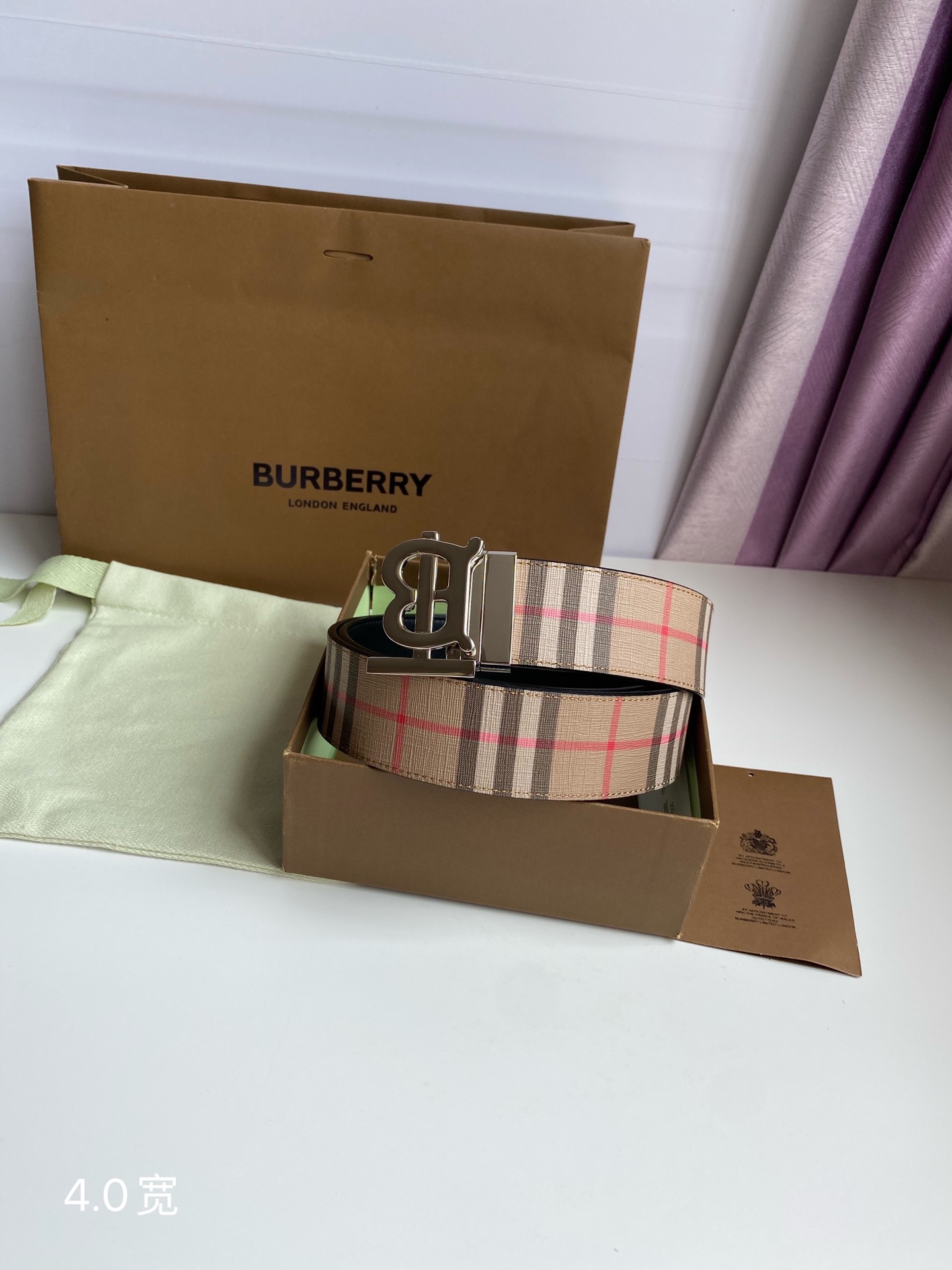 Burberry TB Logo Classic Check Reversible Belt-4cm（8042487）
