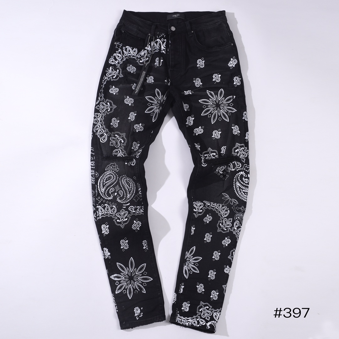 Amiri Skinny Jeans with Flocked BANDANA Motif  (MDS050-023）