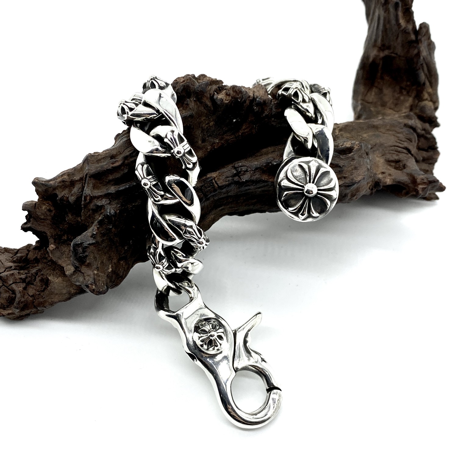 𝗖𝗵𝗿𝗼𝗺𝗲 𝗛𝗲𝗮𝗿𝘁𝘀 Half flower shrimp clasp large bracelet（CHROME HEARTS 322）