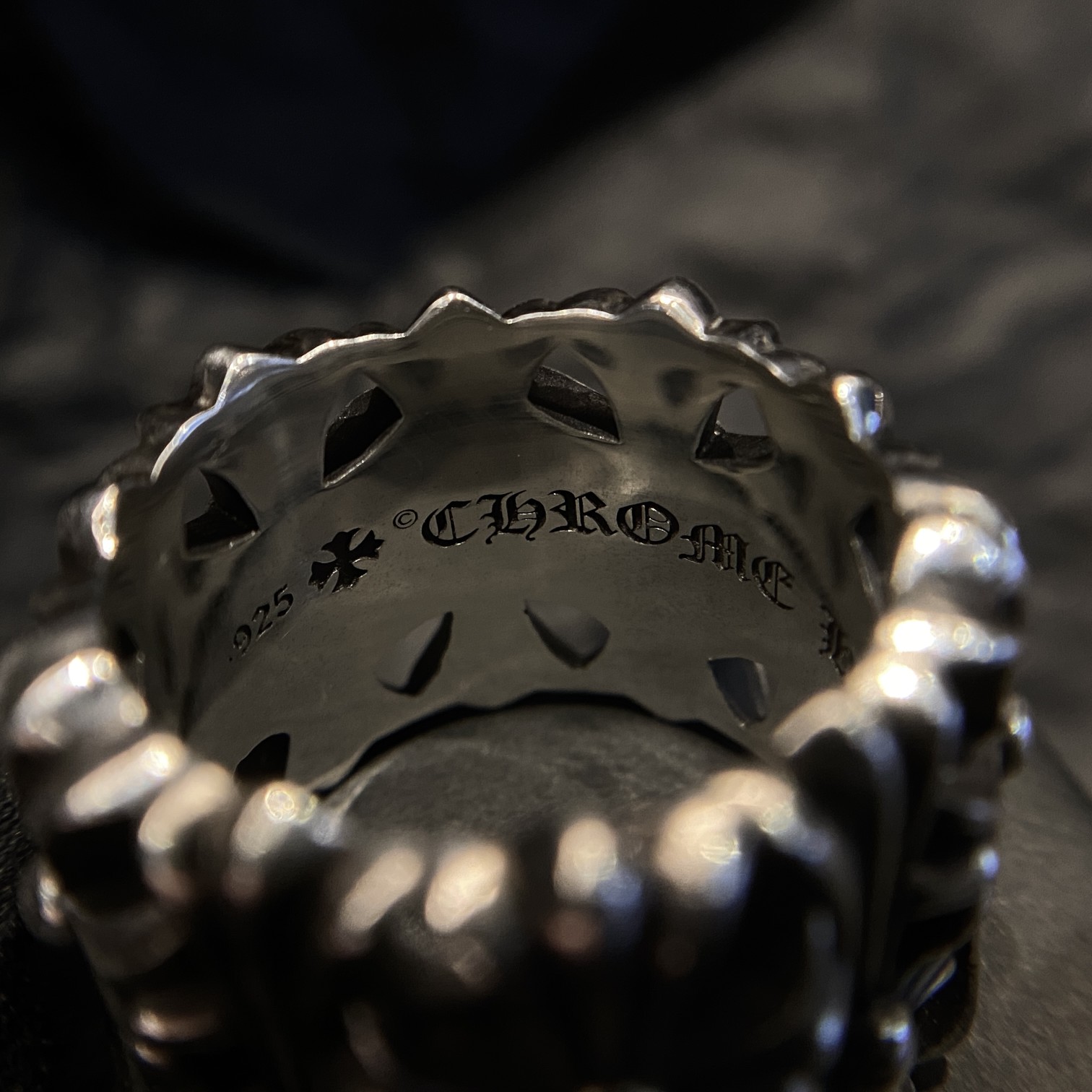 CHROME HEARTS Round Burial Ring Grave（CHROME HEARTS 231）