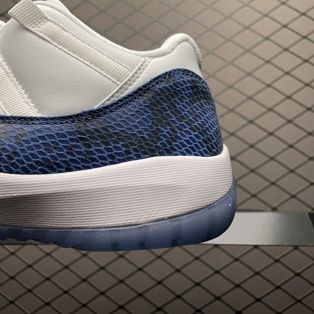 AIR JORDAN 11 LOW "SNAKESKIN"(CD6846-102)