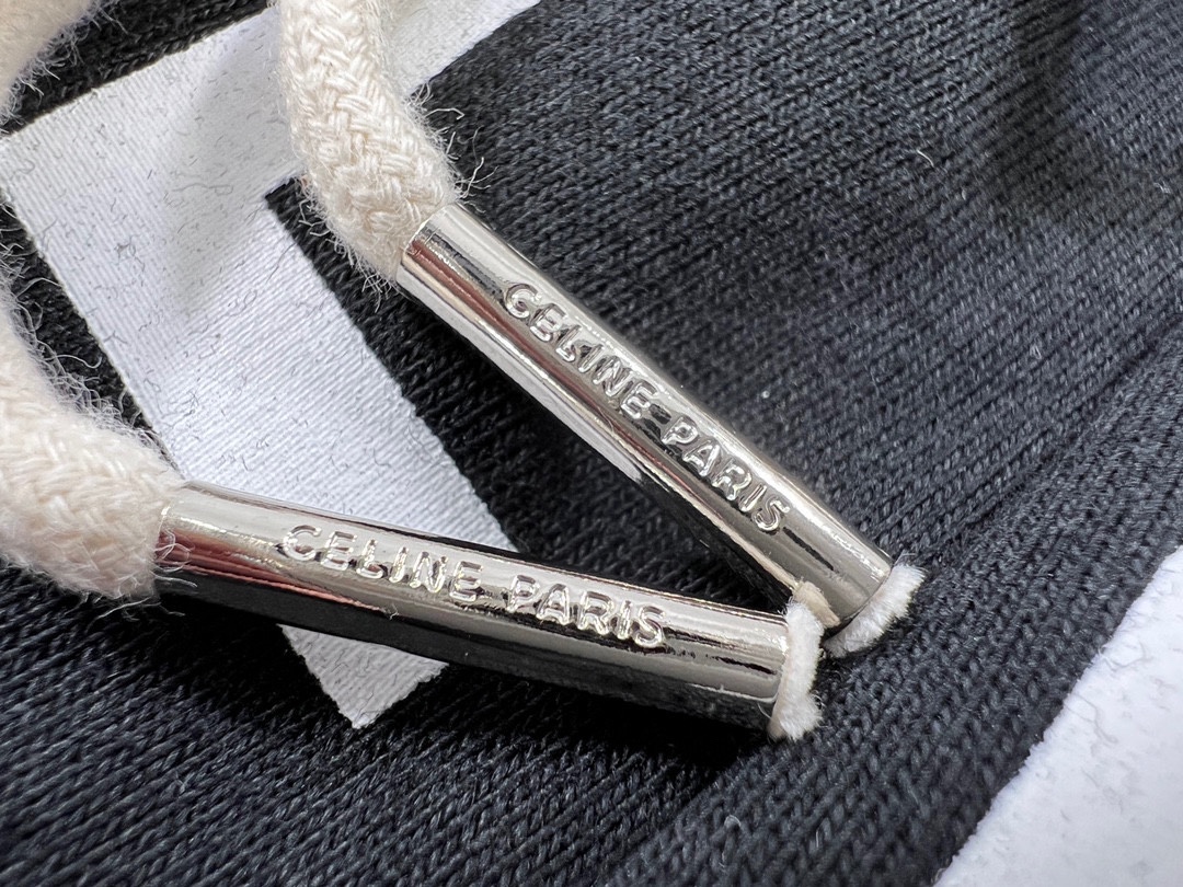 CELINE Loose Celine Shorts In Cotton Fleece "Off White/Black"（2Z156670Q-01OB）