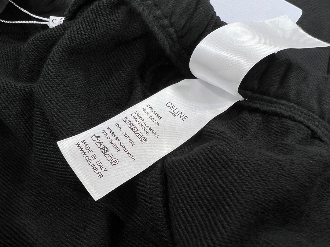 CELINE Loose Celine Shorts In Cotton Fleece "Off White/Black"（2Z156670Q-01OB）