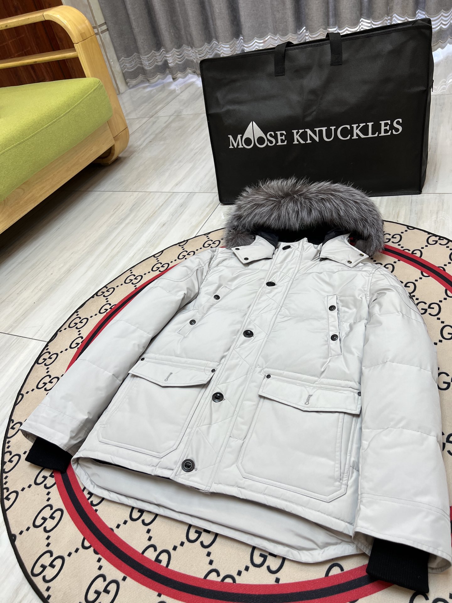 Moose Knuckles Onyx Round Island Jacket (M39MJ122-217）
