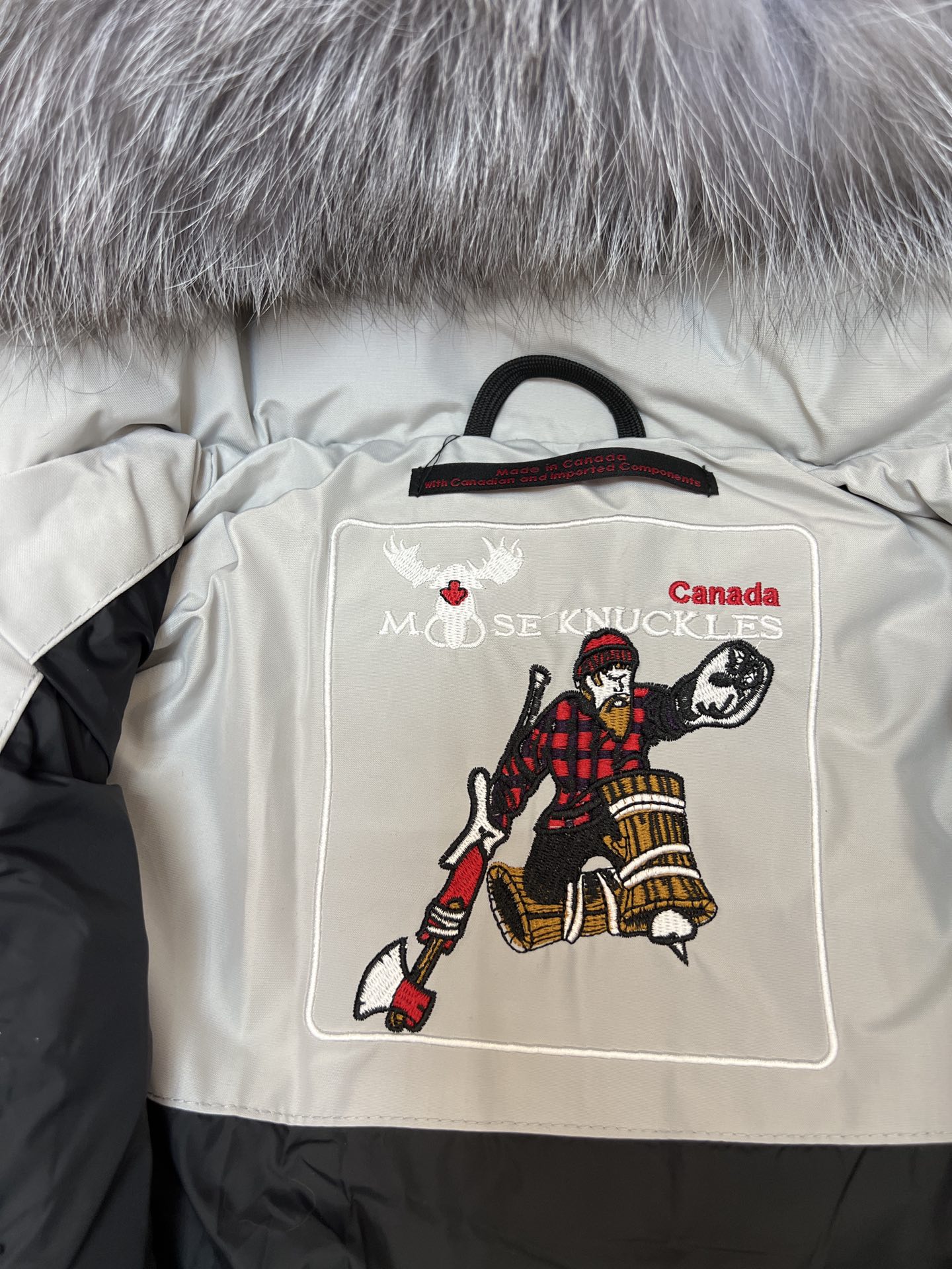 Moose Knuckles Onyx Round Island Jacket (M39MJ122-217）