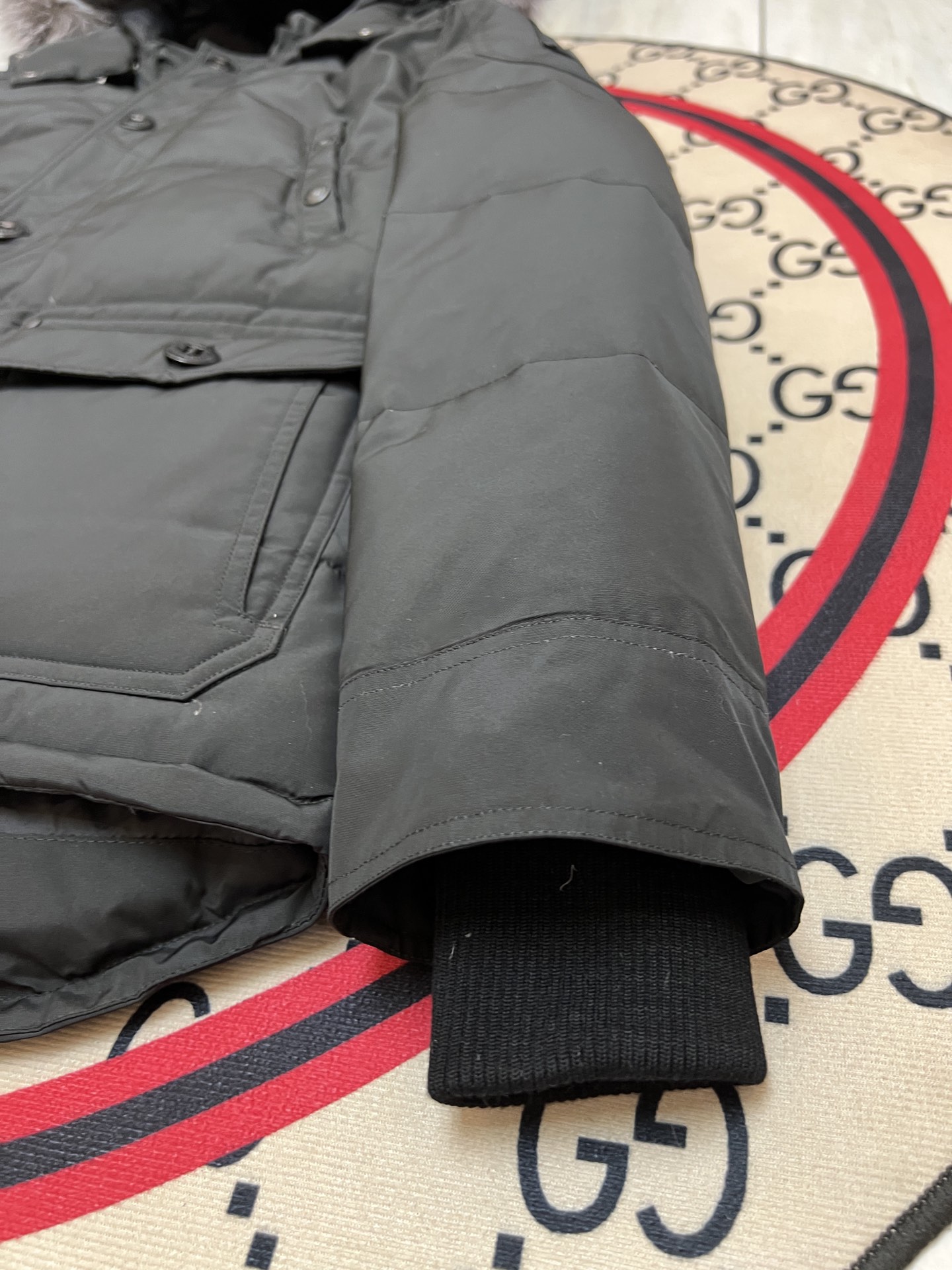 Moose Knuckles Onyx Round Island Jacket (M39MJ122-217）