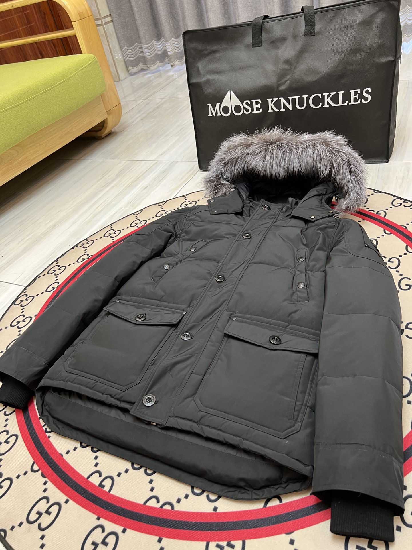 Moose Knuckles Onyx Round Island Jacket (M39MJ122-217）