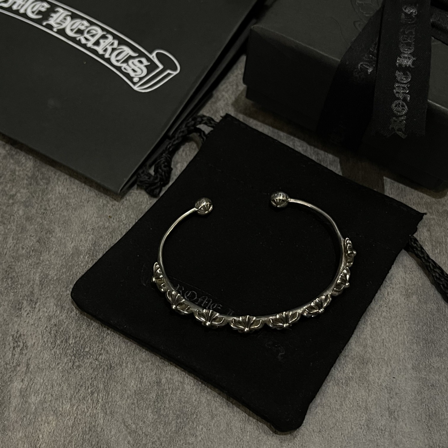 CHROME HEARTS Eight Flowers Cross Hand（CHROME HEARTS 226）