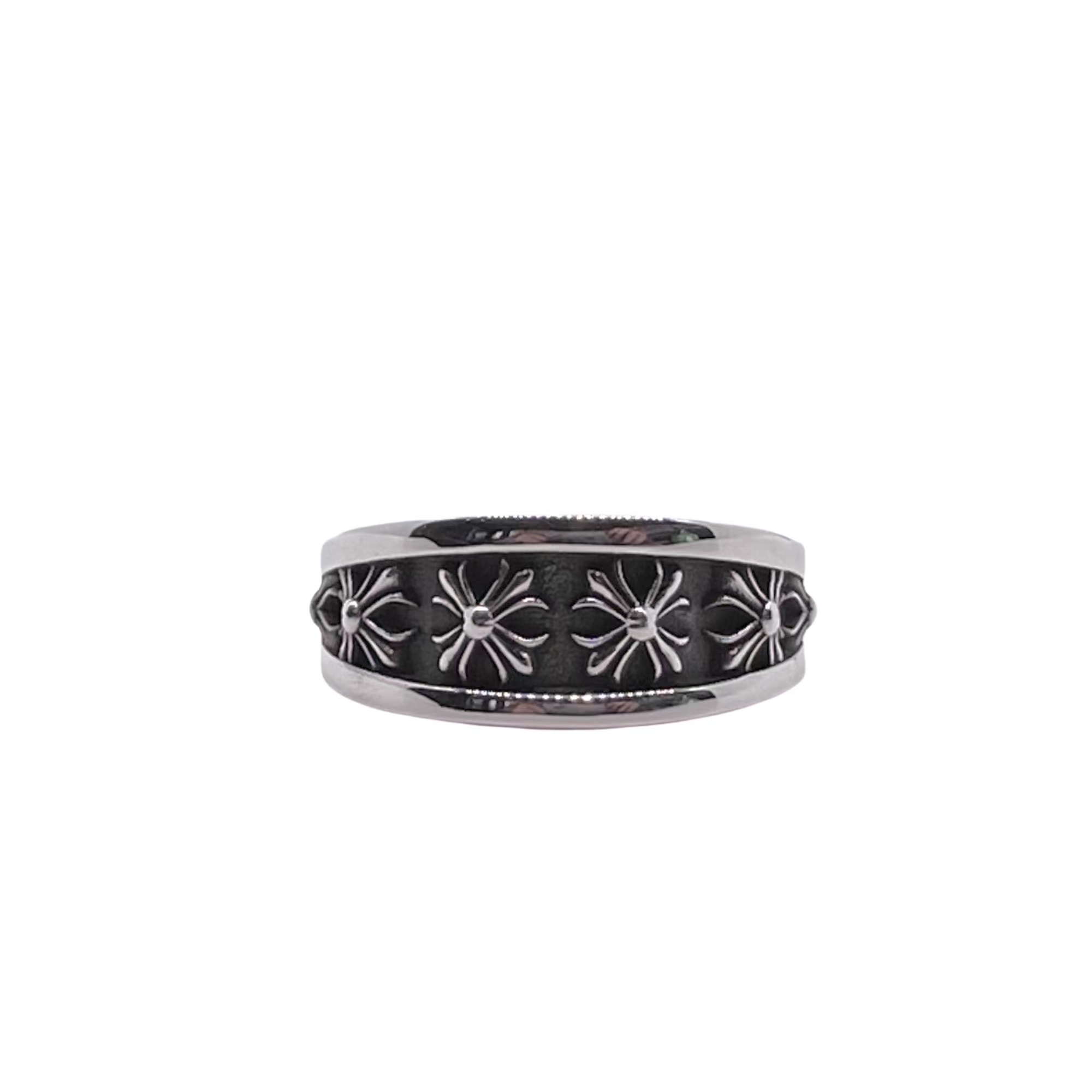 CHROME HEARTS ASYMMETRIC CROSS RING（CHROME HEARTS 235）