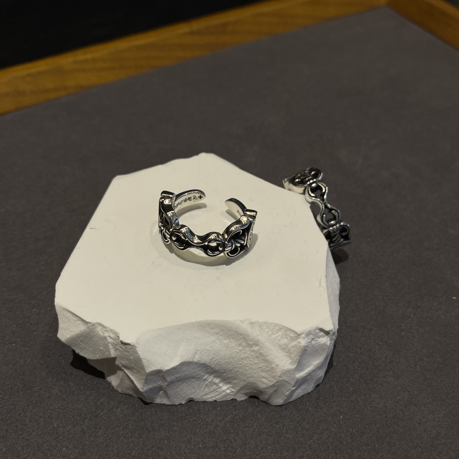 CHROME HEARTS Double Swords Ring（CHROME HEARTS 233）