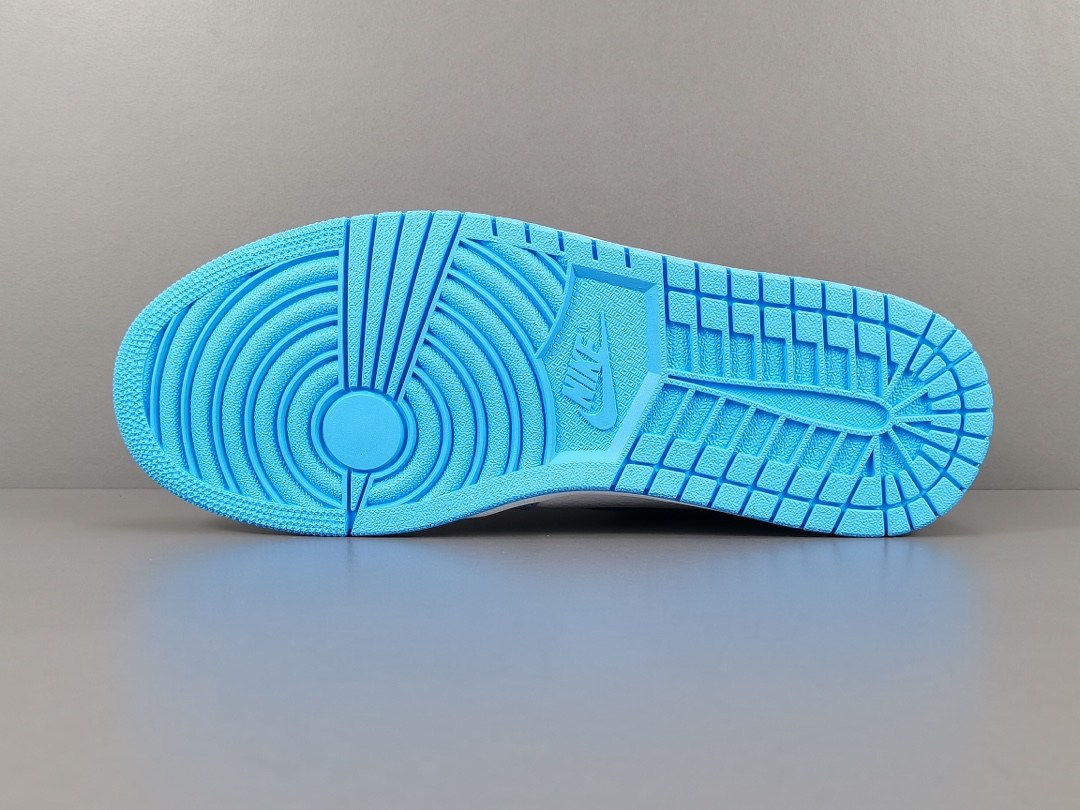 【限定セール】Nike Air Jordan 1 High OG "University Blue" (555088-134)