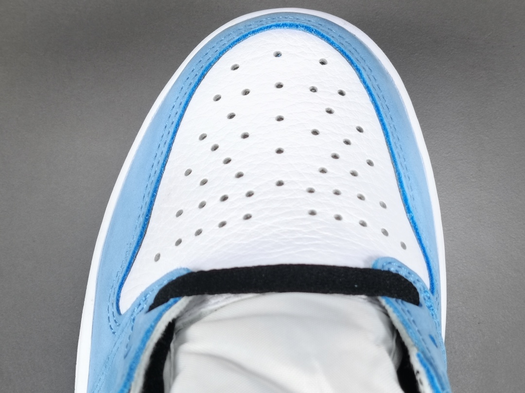 【限定セール】Nike Air Jordan 1 High OG "University Blue" (555088-134)