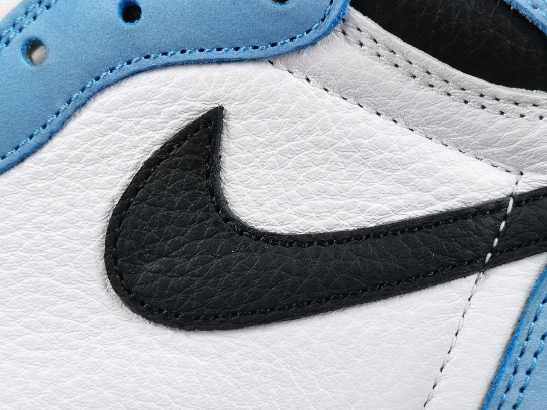 【限定セール】Nike Air Jordan 1 High OG "University Blue" (555088-134)