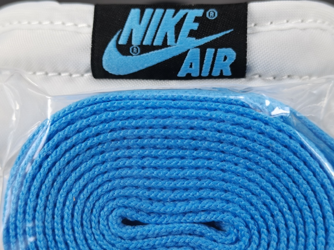 【限定セール】Nike Air Jordan 1 High OG "University Blue" (555088-134)