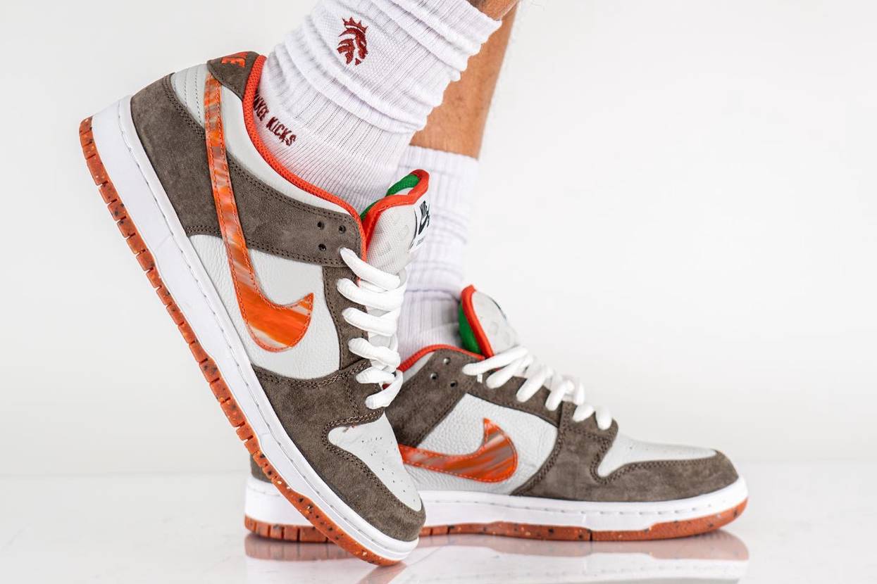スニダンで購入可】10/8発売 Crushed Skate Shop × Nike SB Dunk Low QS "Olive Grey/Mantra  Orange" 抽選/定価/販売店舗まとめ | スニーカーダンク