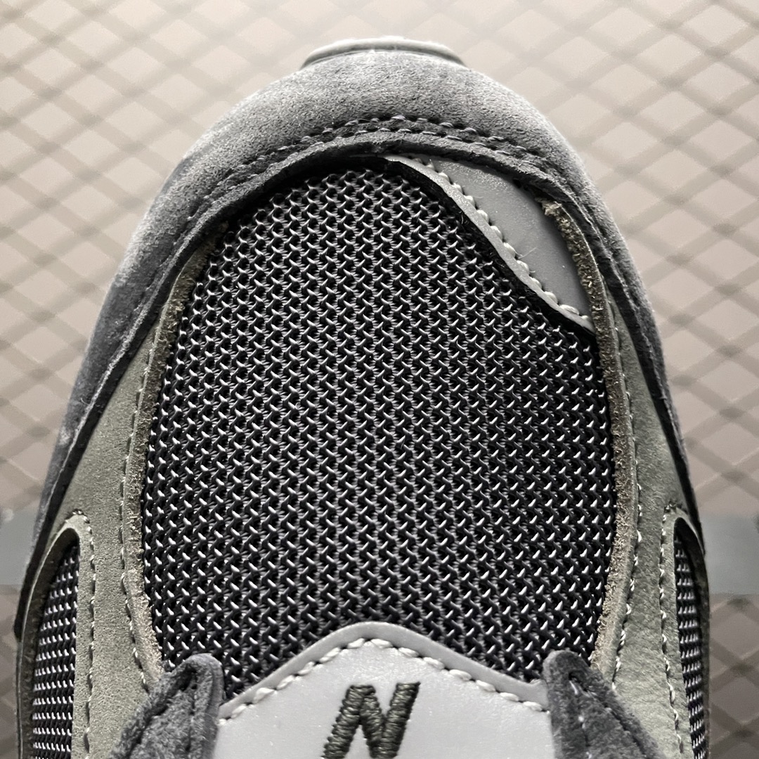 New Balance 2002R "Phantom"(M2002RHO）