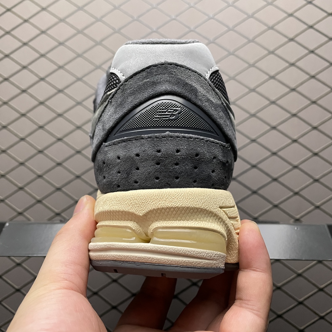 New Balance 2002R "Phantom"(M2002RHO）