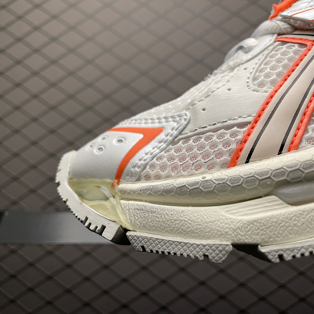 BALENCIAGA Runner Sneaker "Fluo Orange"（677403W3RBM9770）