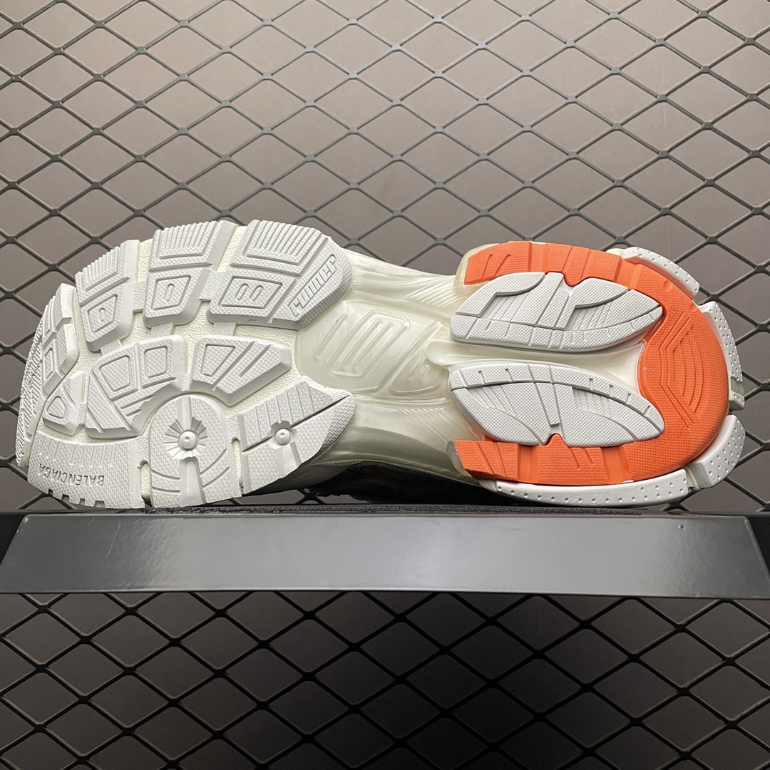 BALENCIAGA Runner Sneaker "Fluo Orange"（677403W3RBM9770）