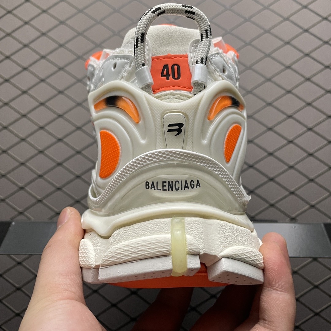 BALENCIAGA Runner Sneaker "Fluo Orange"（677403W3RBM9770）